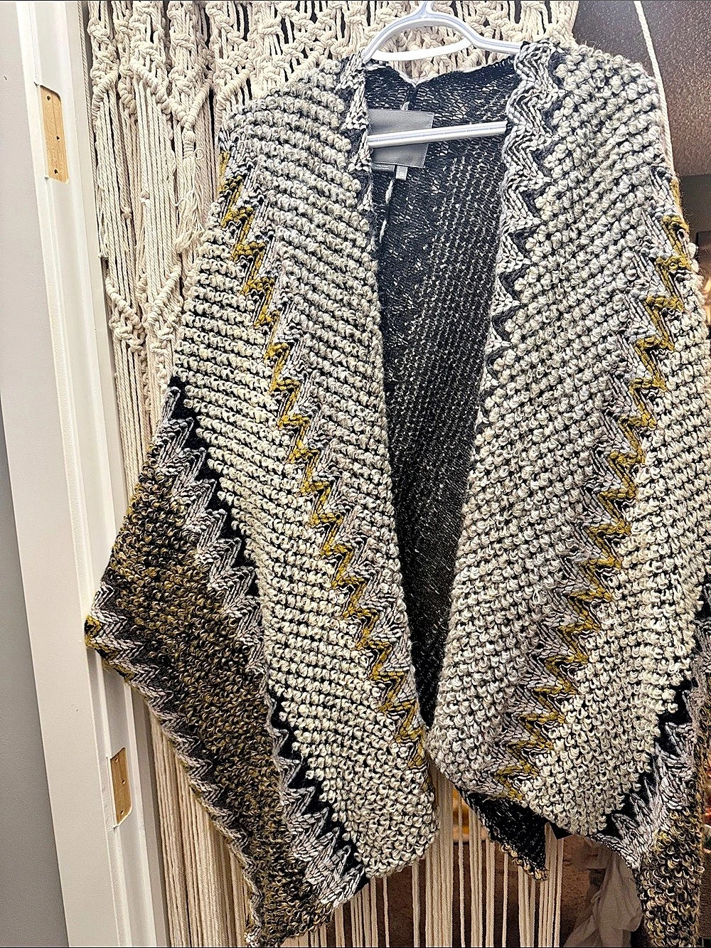 Anthropologie Women's Geometric Knit Cardigan Gray Black Like New